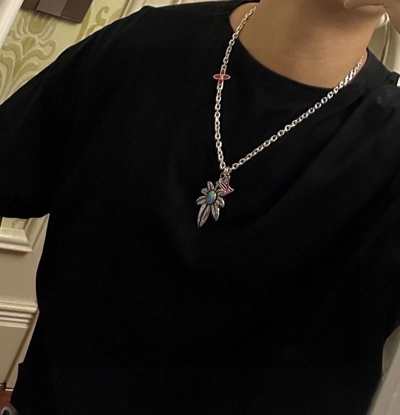 Louis Vuitton Necklaces Stylish 251675