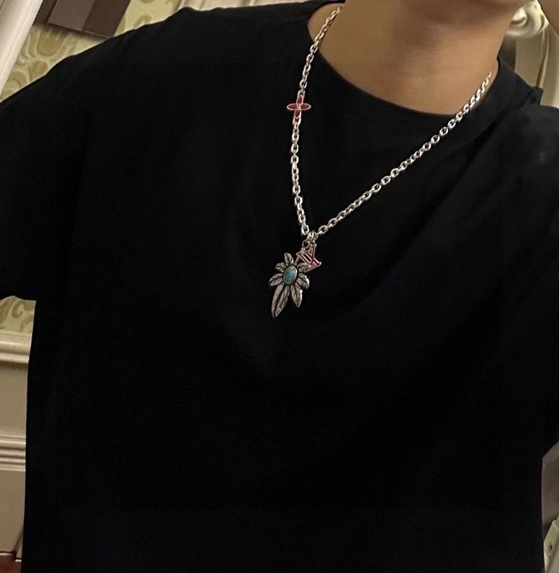Louis Vuitton Necklaces Stylish 251675