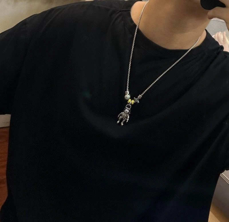 Louis Vuitton Necklaces Sleek 251672
