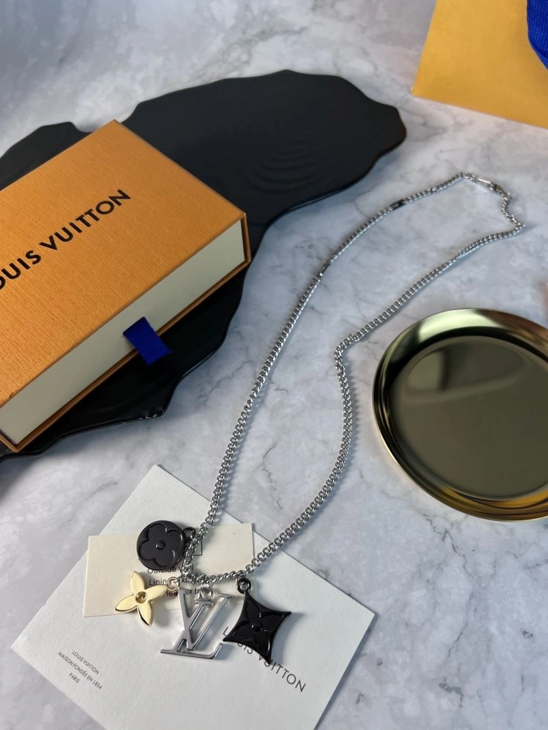 Louis Vuitton Necklaces Packable 251669