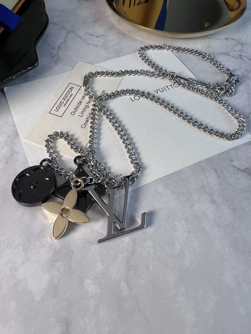 Louis Vuitton Necklaces Packable 251669
