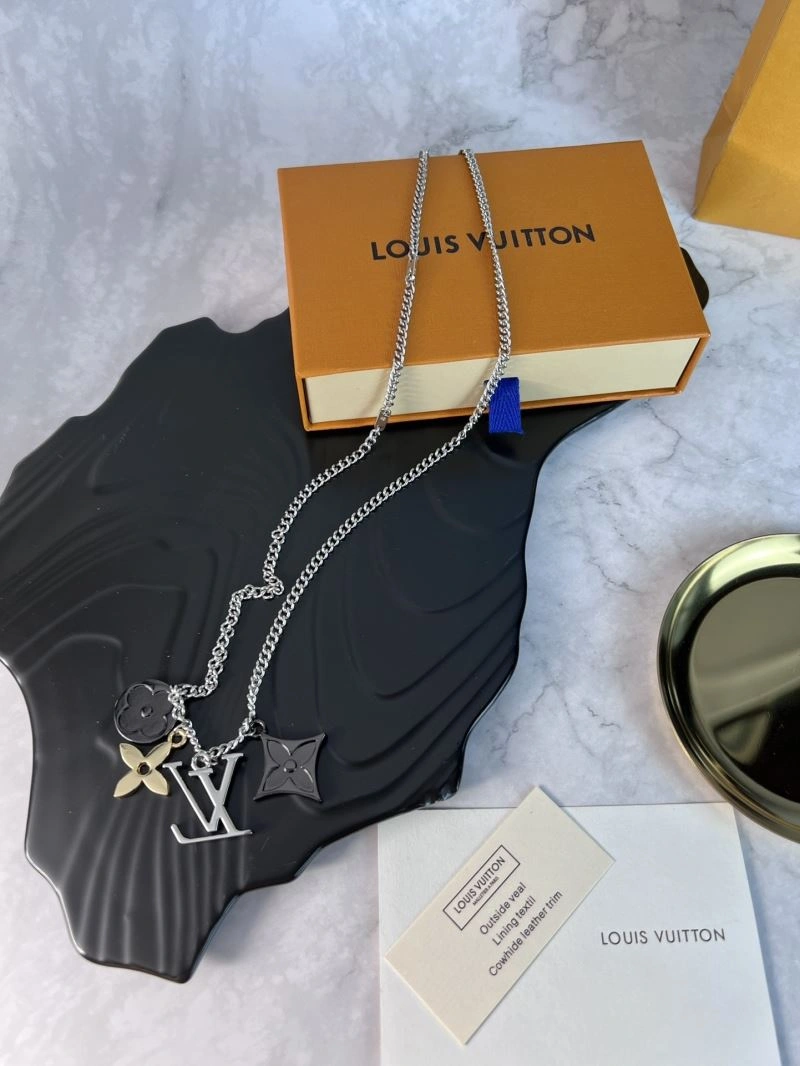 Louis Vuitton Necklaces Packable 251669