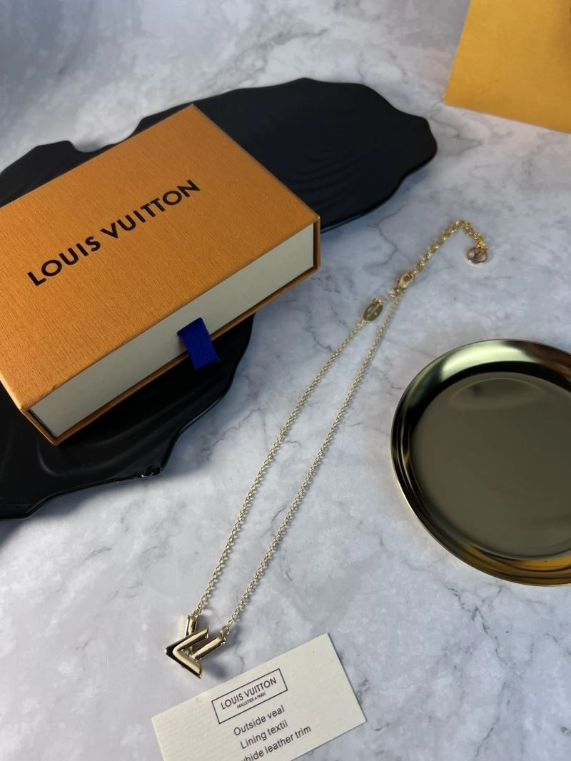 Louis Vuitton Necklaces Fashionable 251645