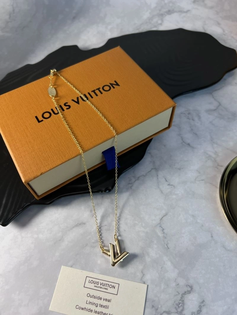 Louis Vuitton Necklaces Fashionable 251645