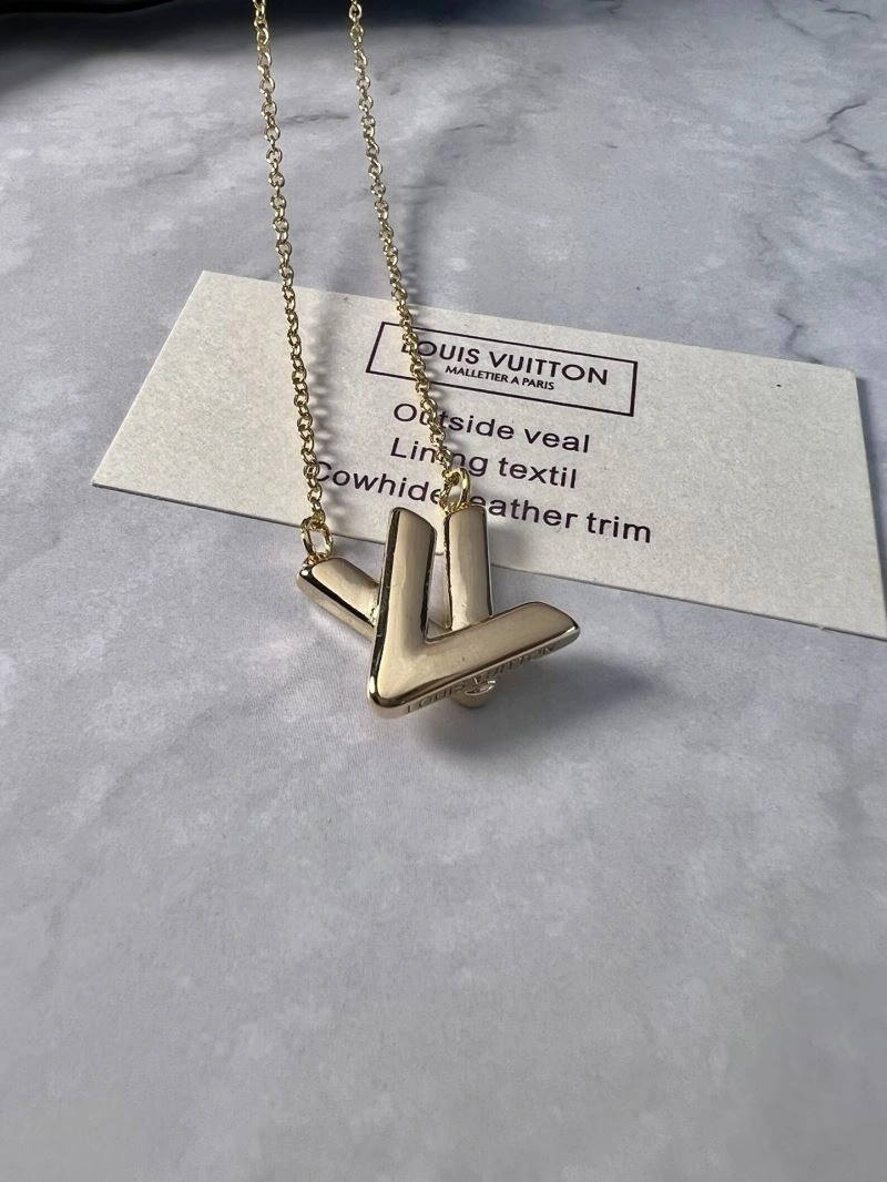 Louis Vuitton Necklaces Fashionable 251645