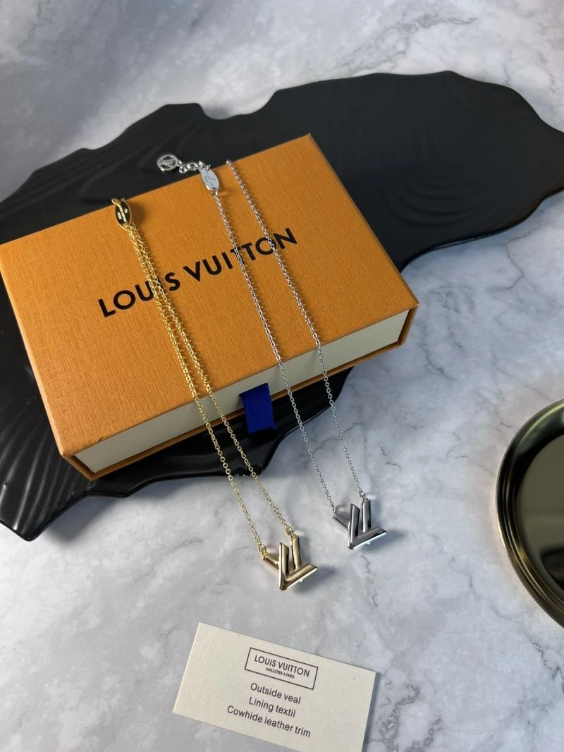 Louis Vuitton Necklaces Fashionable 251645