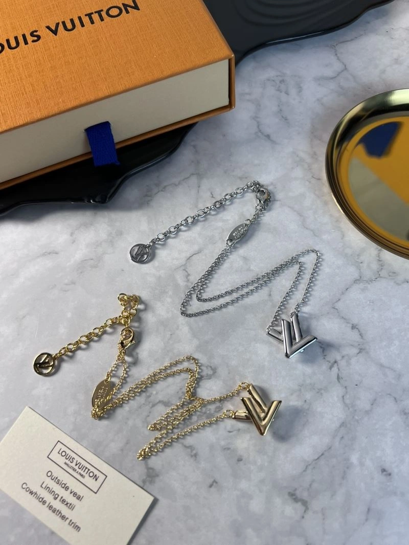 Louis Vuitton Necklaces Fashionable 251645