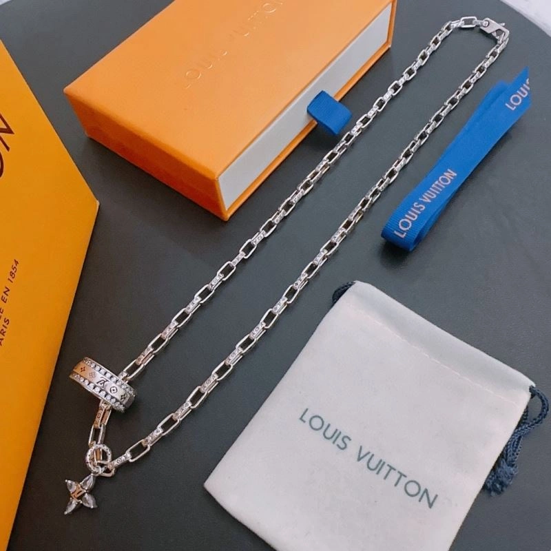 Louis Vuitton Necklaces WrinkleFree 251650