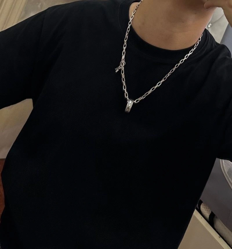 Louis Vuitton Necklaces WrinkleFree 251650