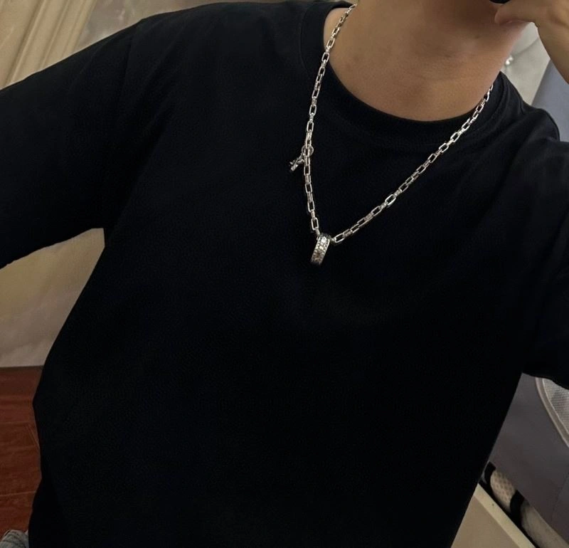 Louis Vuitton Necklaces WrinkleFree 251650