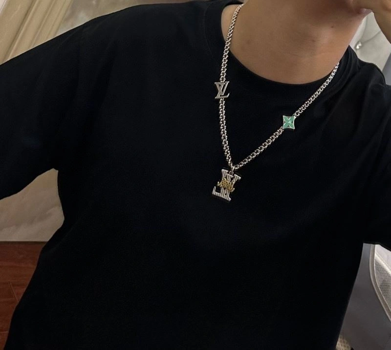 Louis Vuitton Necklaces Reliable 251639