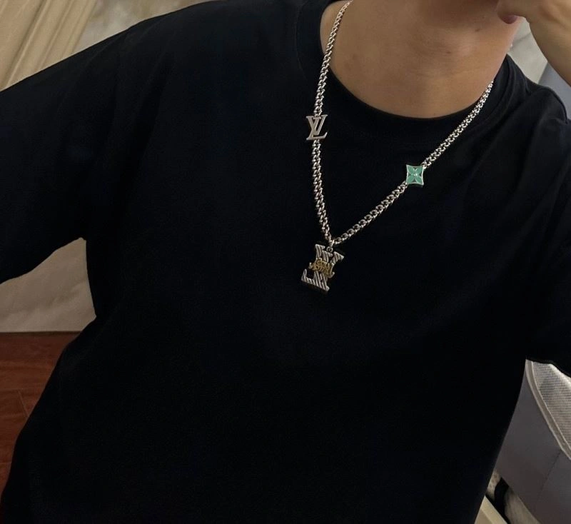 Louis Vuitton Necklaces Reliable 251639