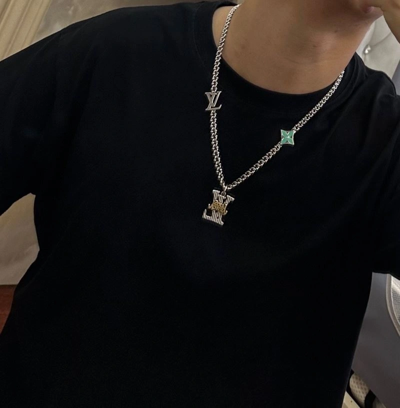 Louis Vuitton Necklaces Reliable 251639