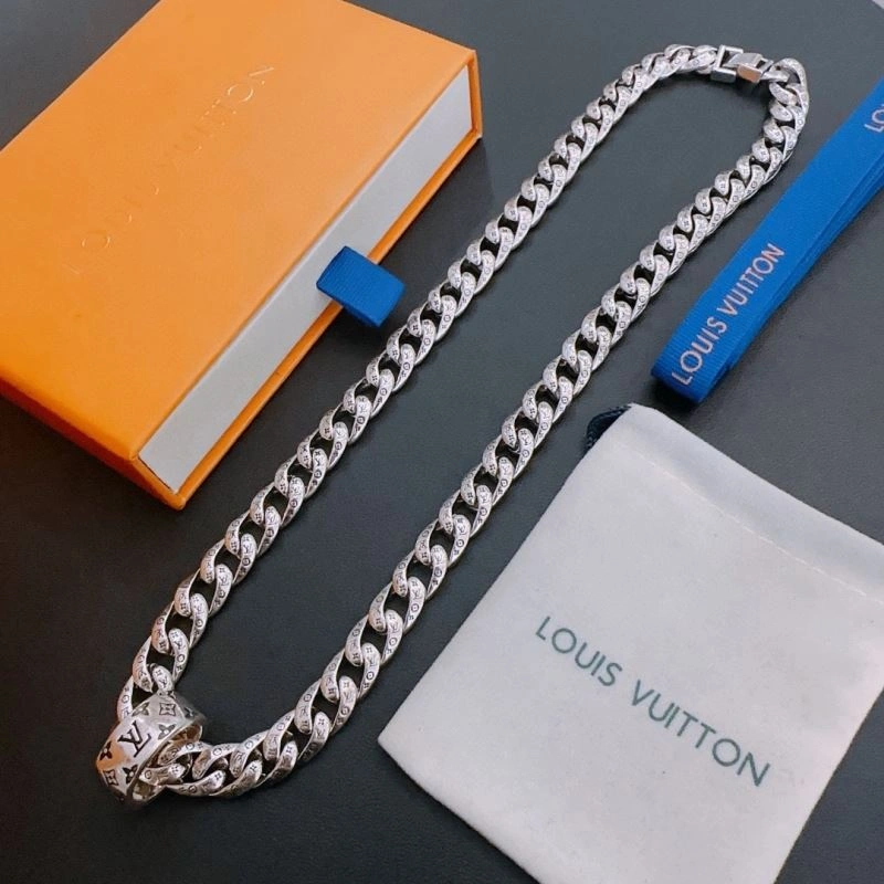 SmoothTexture Louis Vuitton Necklaces 251666