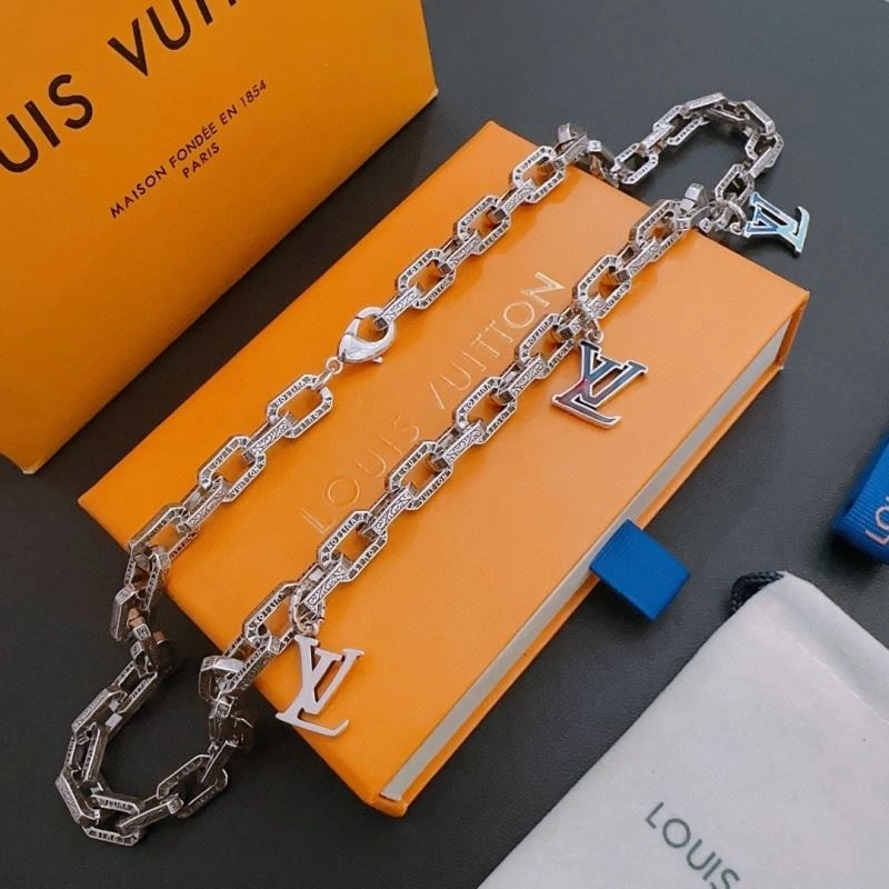 Louis Vuitton Necklaces RelaxedFit 251658