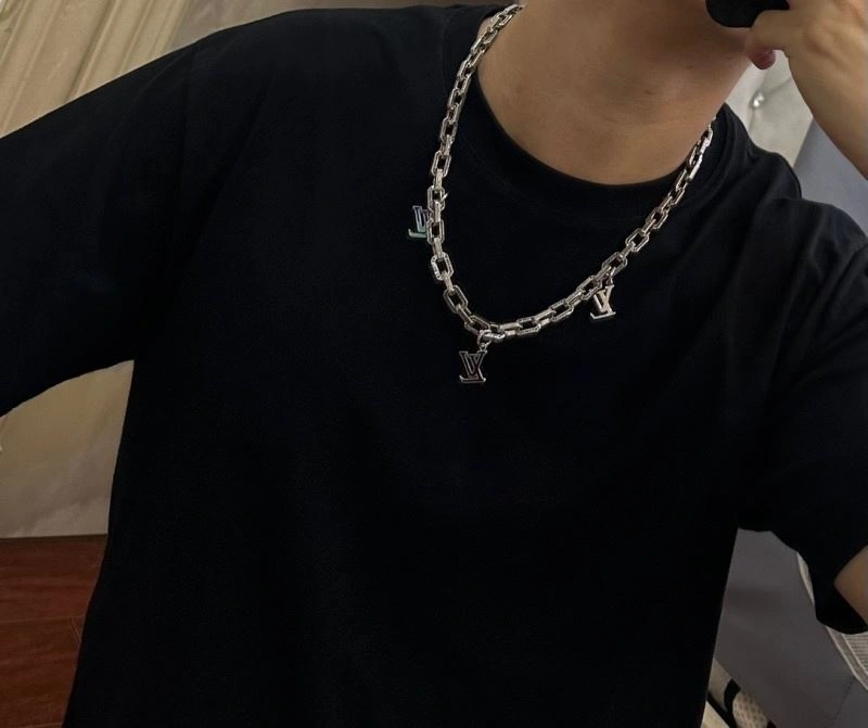 Louis Vuitton Necklaces RelaxedFit 251658