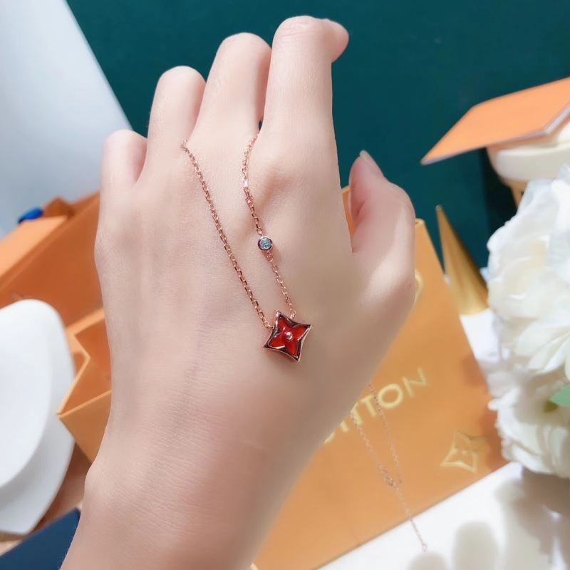 Resilient Louis Vuitton Necklaces 251664
