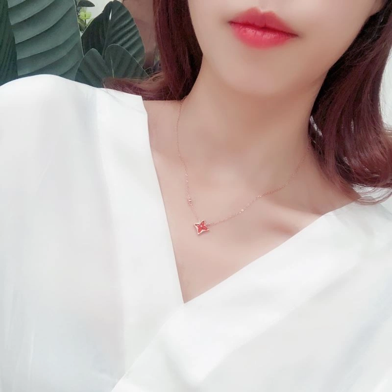 Resilient Louis Vuitton Necklaces 251664