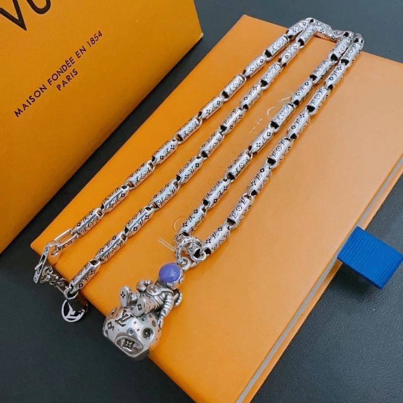 Louis Vuitton Necklaces Effortless 251644