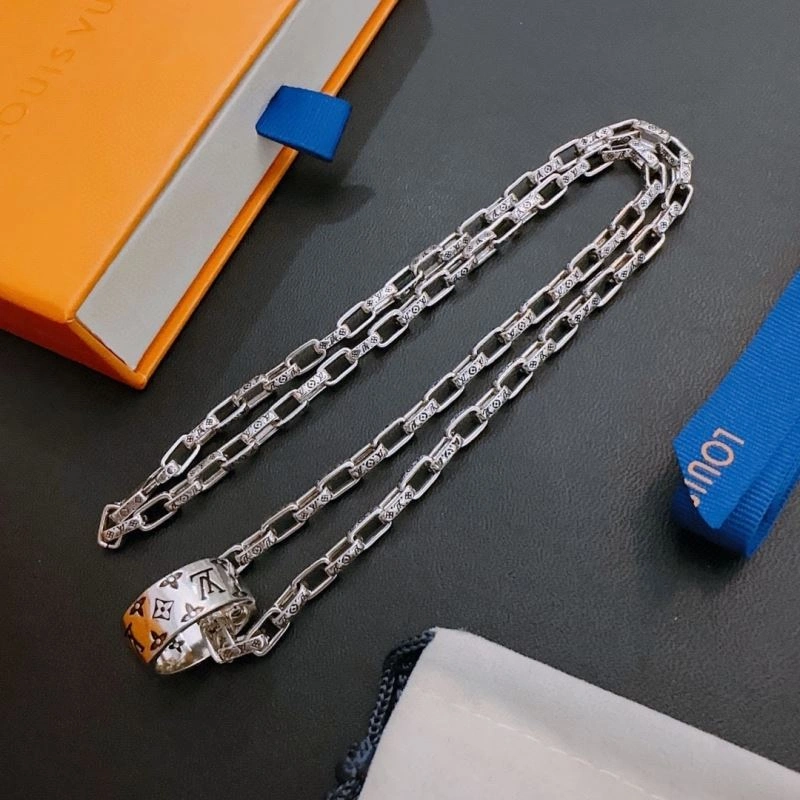 SmoothTexture Louis Vuitton Necklaces 251665