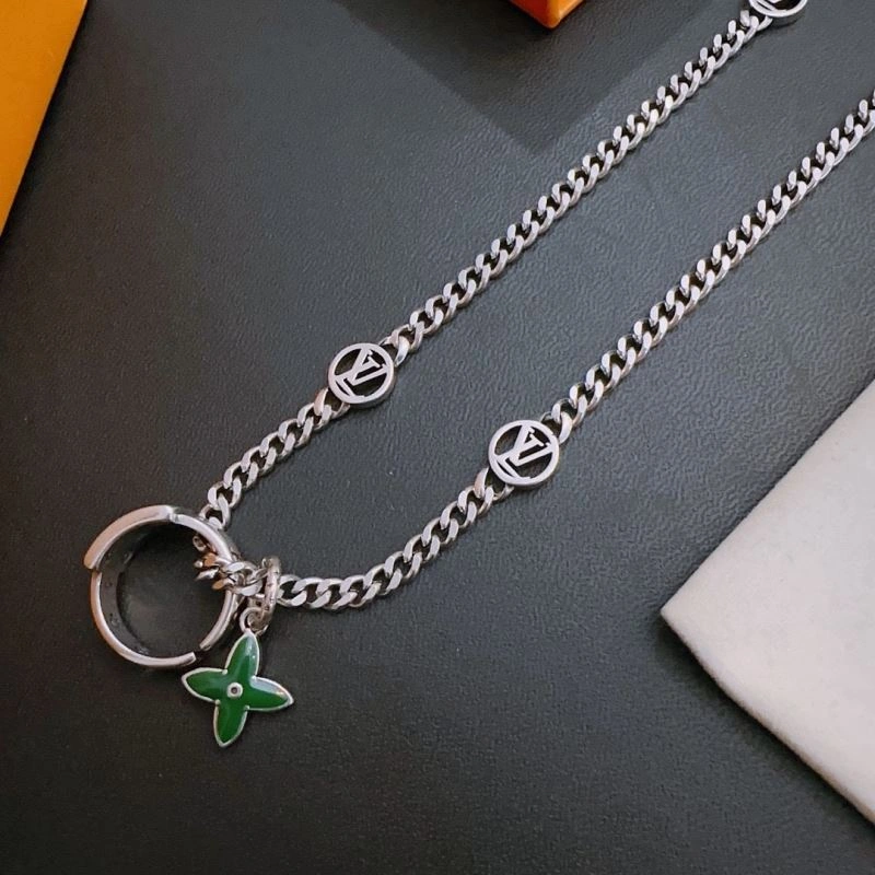 Louis Vuitton Necklaces ModernLook 251651