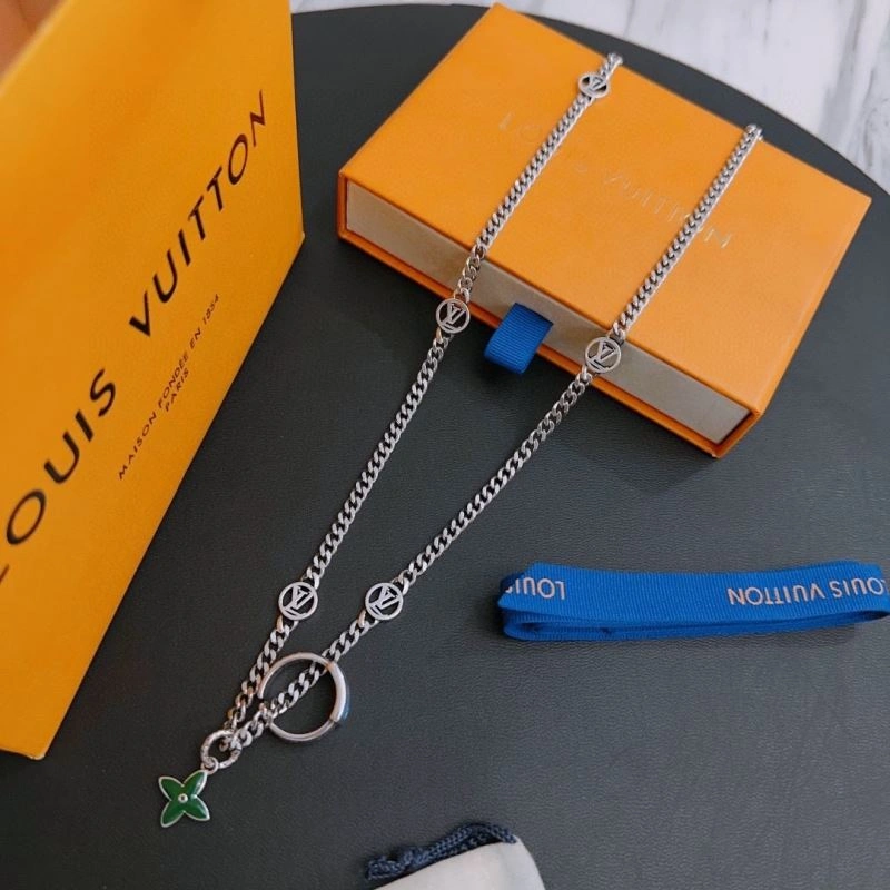Louis Vuitton Necklaces ModernLook 251651