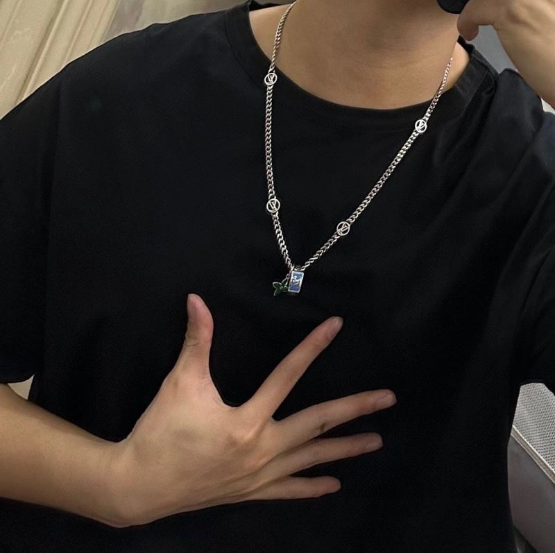 Louis Vuitton Necklaces ModernLook 251651
