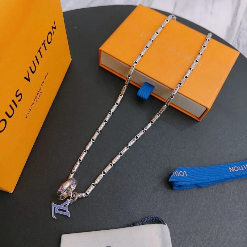 Louis Vuitton Necklaces Lightweight 251657