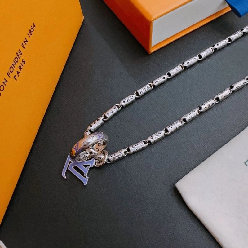 Louis Vuitton Necklaces Lightweight 251657
