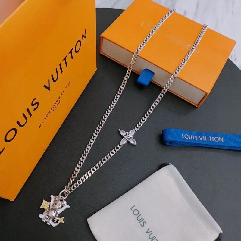 Louis Vuitton Necklaces Refined 251660