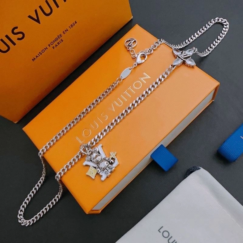 Louis Vuitton Necklaces Refined 251660