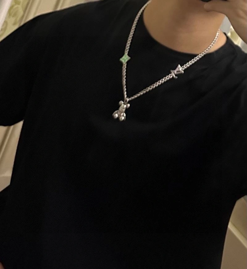 Louis Vuitton Necklaces Lightweight 251640