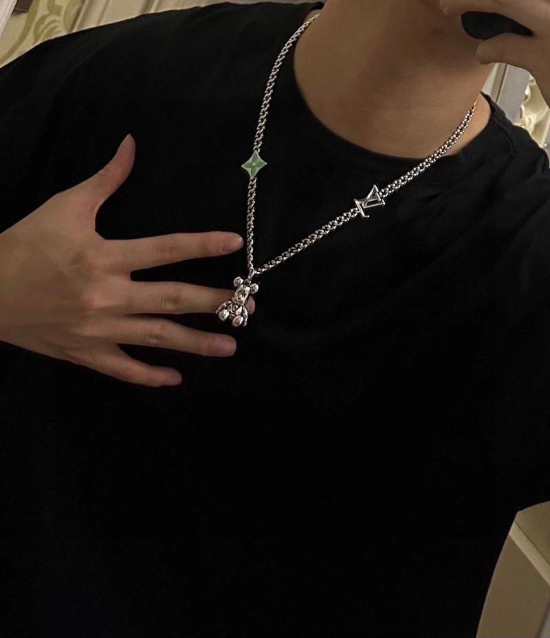 Louis Vuitton Necklaces Lightweight 251640