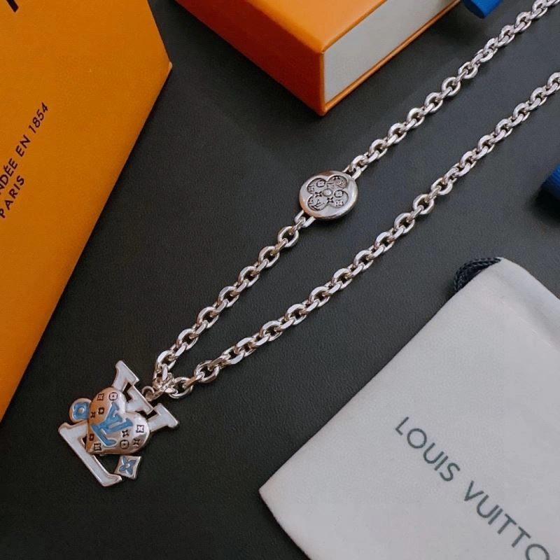 Refined Louis Vuitton Necklaces 251637