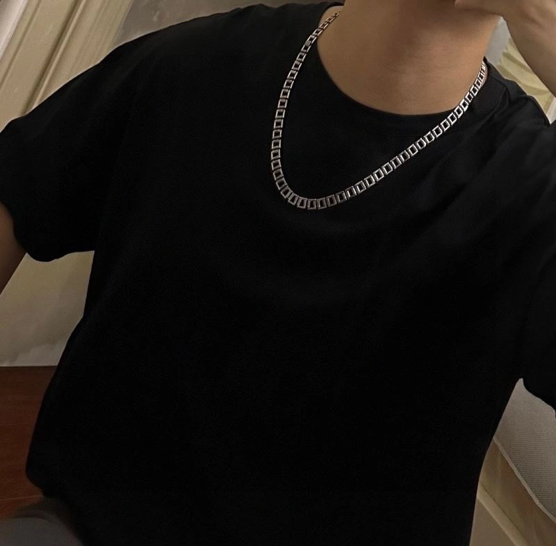 OdorResistant Louis Vuitton Necklaces 251648