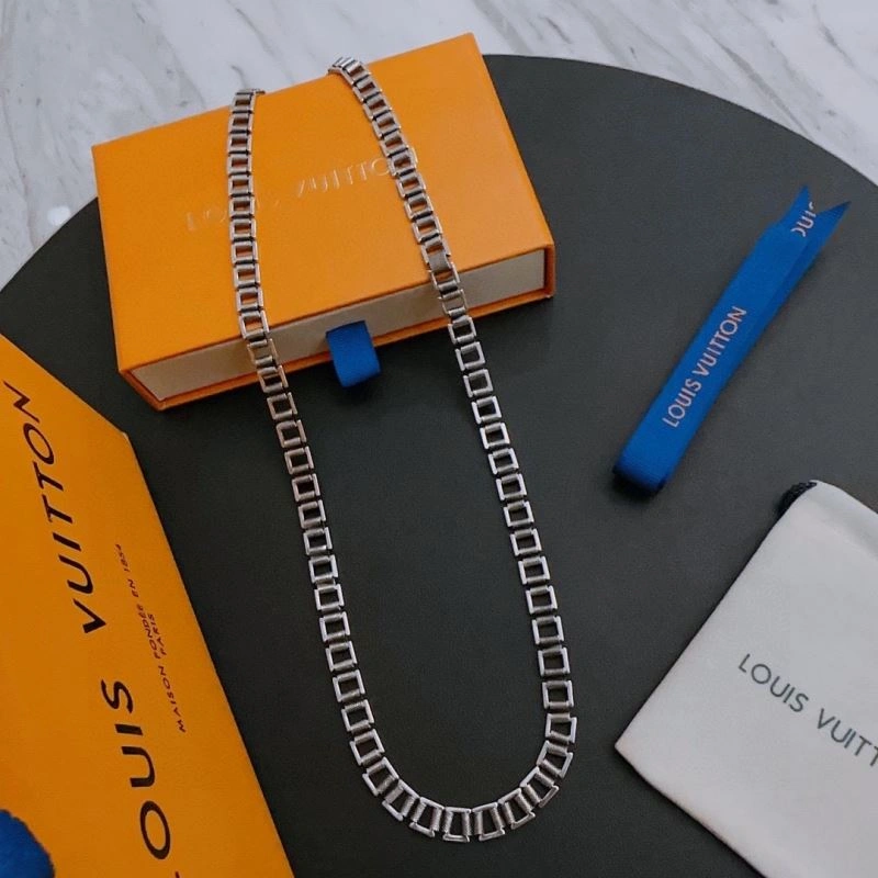 OdorResistant Louis Vuitton Necklaces 251648