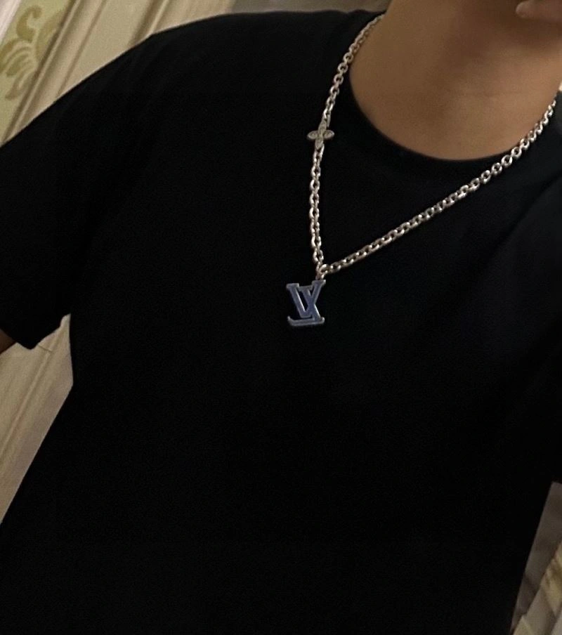 Lightweight Louis Vuitton Necklaces 251653