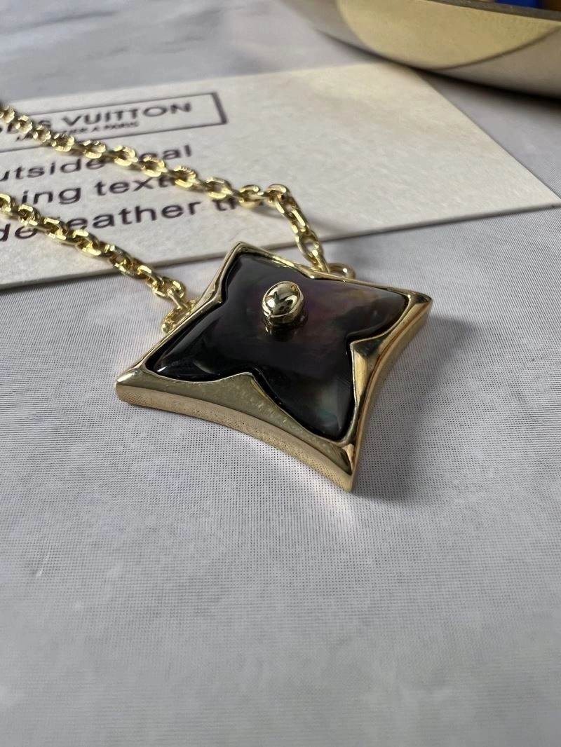 FlexibleFit Louis Vuitton Necklaces 251636