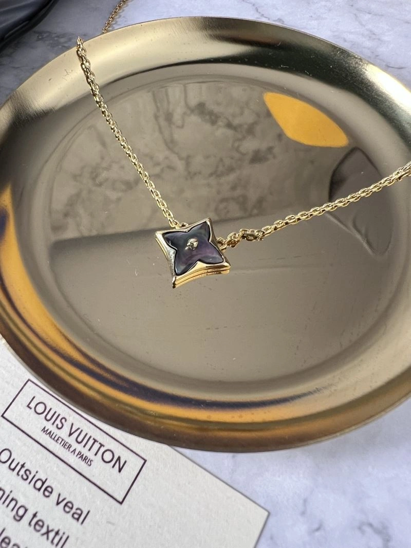 FlexibleFit Louis Vuitton Necklaces 251636