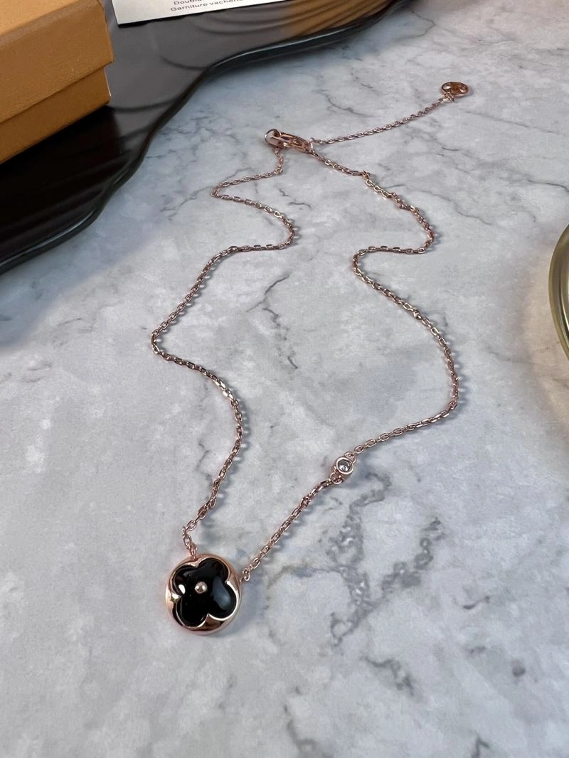 Attractive Louis Vuitton Necklaces 251634