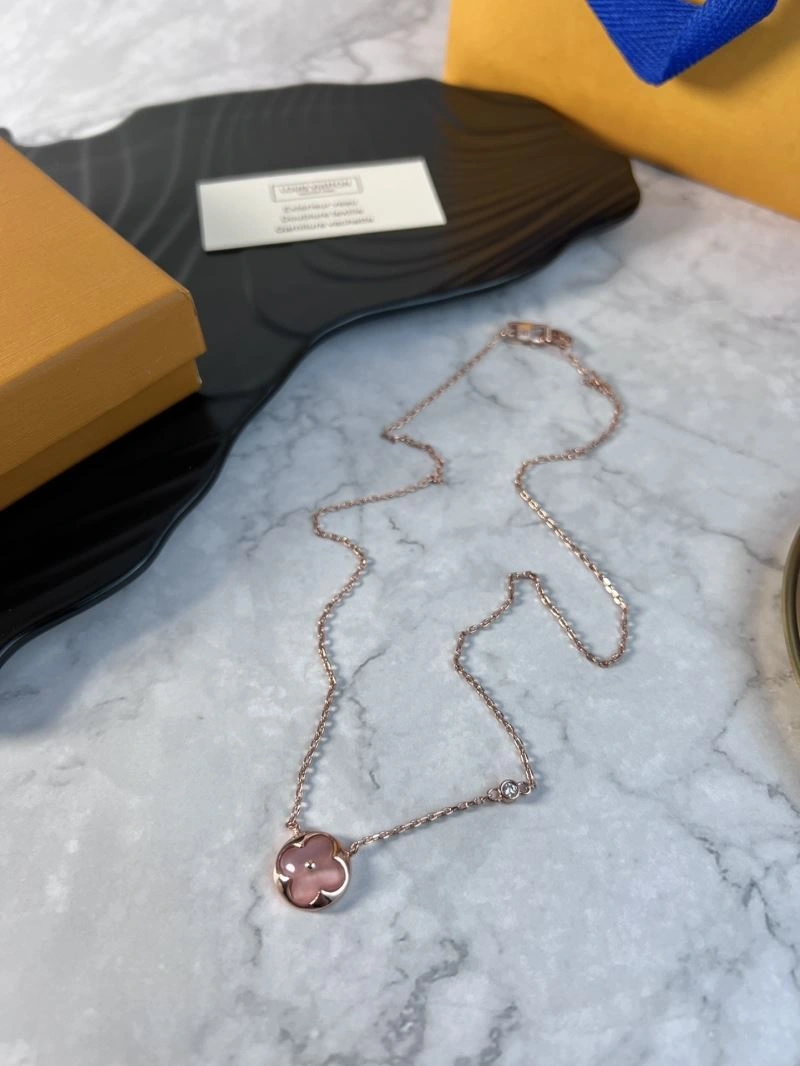Attractive Louis Vuitton Necklaces 251634