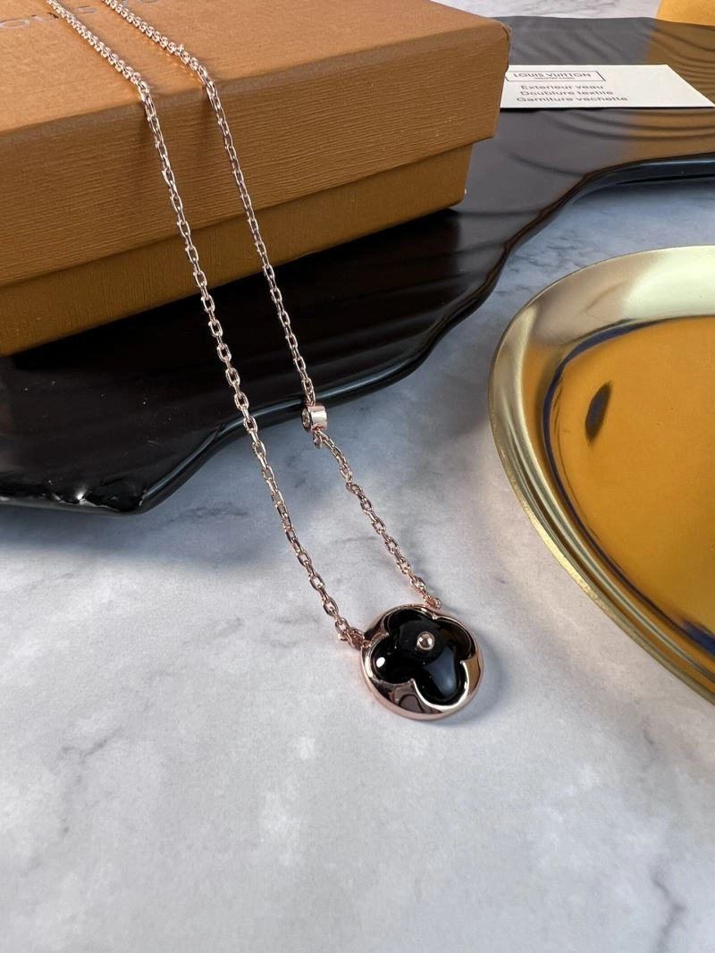 Attractive Louis Vuitton Necklaces 251634