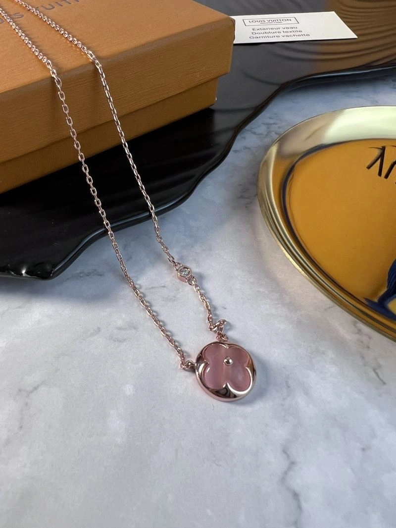 Attractive Louis Vuitton Necklaces 251634