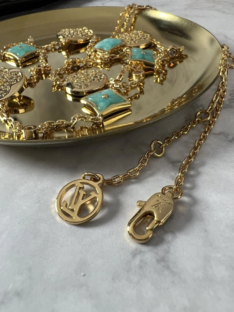 Louis Vuitton Necklaces Effortless 251520
