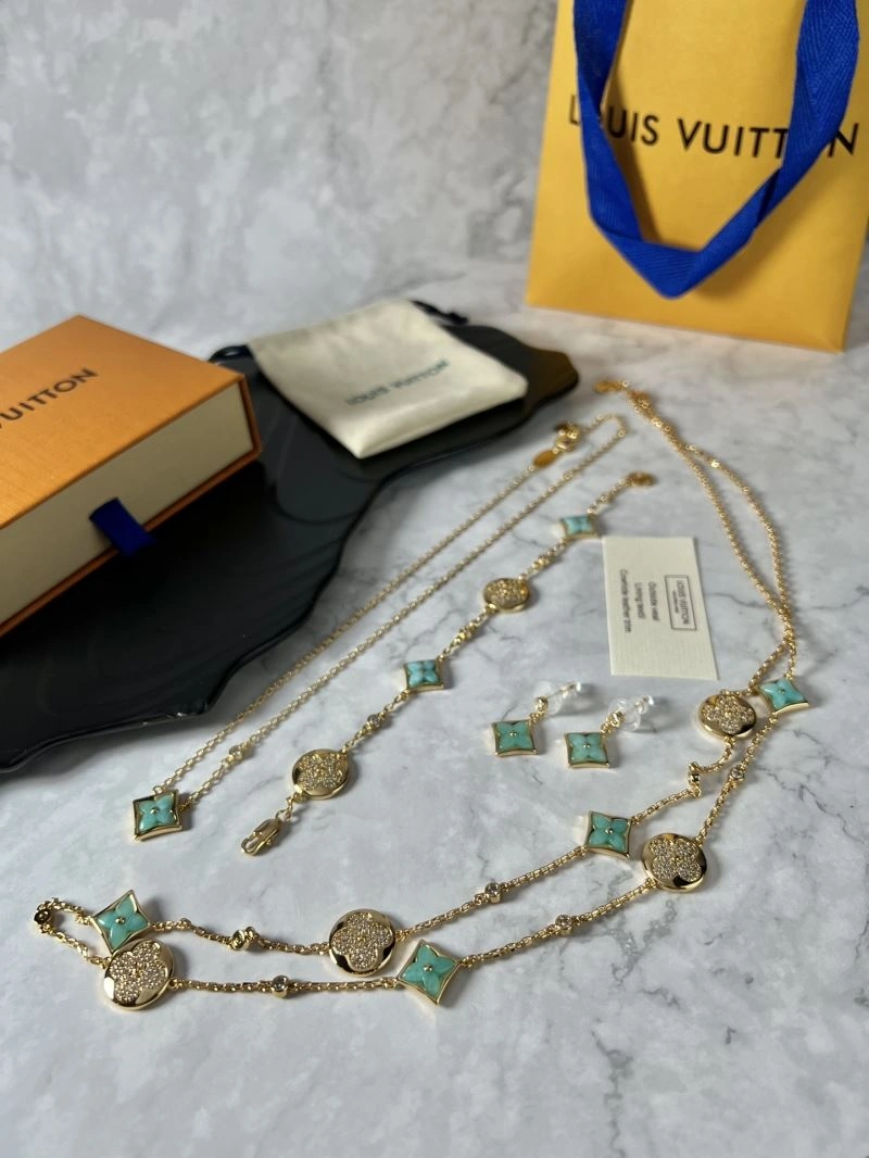 Louis Vuitton Necklaces Effortless 251520