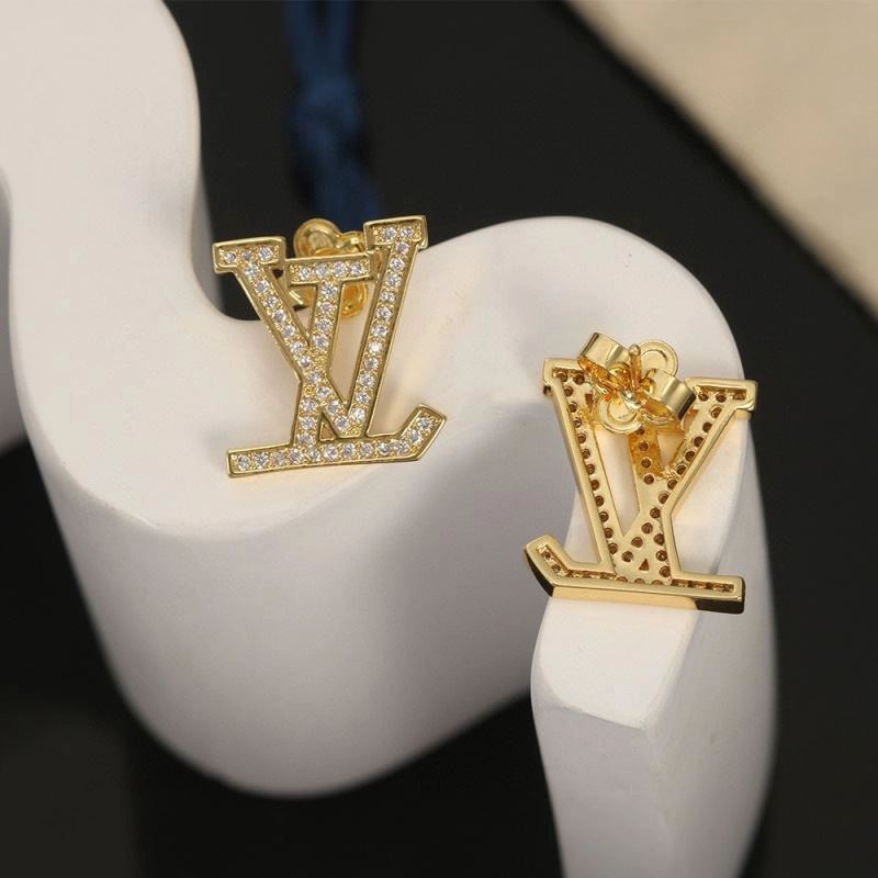Minimalist Louis Vuitton Necklaces 251531
