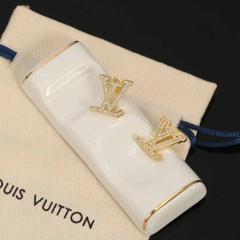 Minimalist Louis Vuitton Necklaces 251531