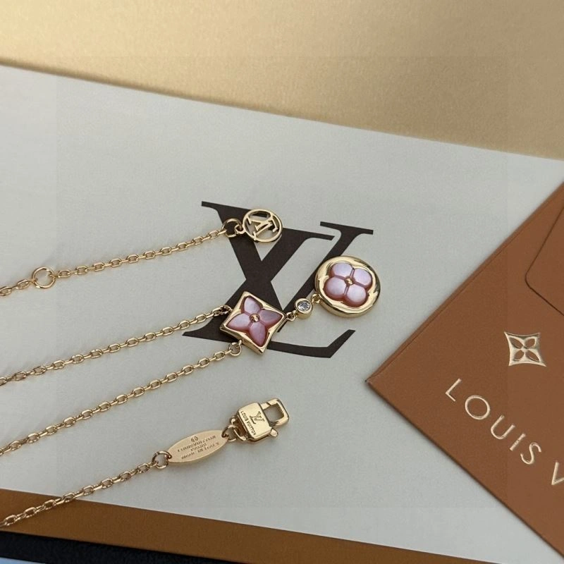 MultiPurpose Louis Vuitton Necklaces 251527