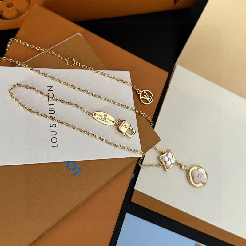 MultiPurpose Louis Vuitton Necklaces 251527
