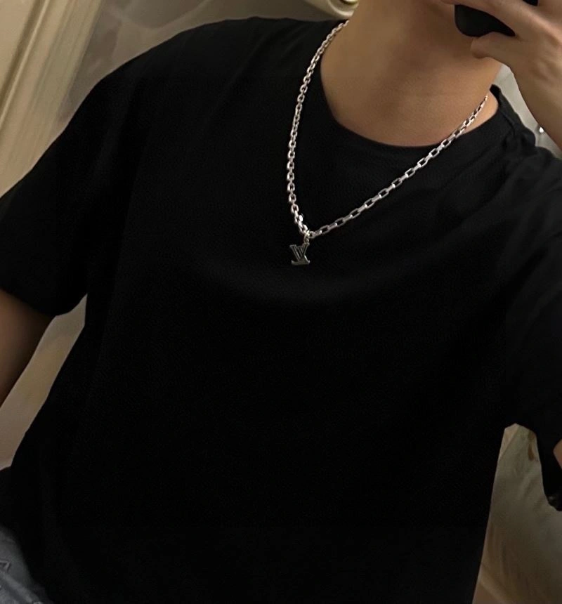 Louis Vuitton Necklaces Breathable 251537